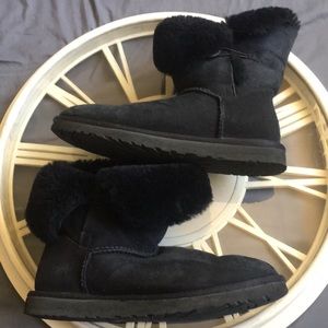SALE⭐️ UGG Bailey Botton Boots